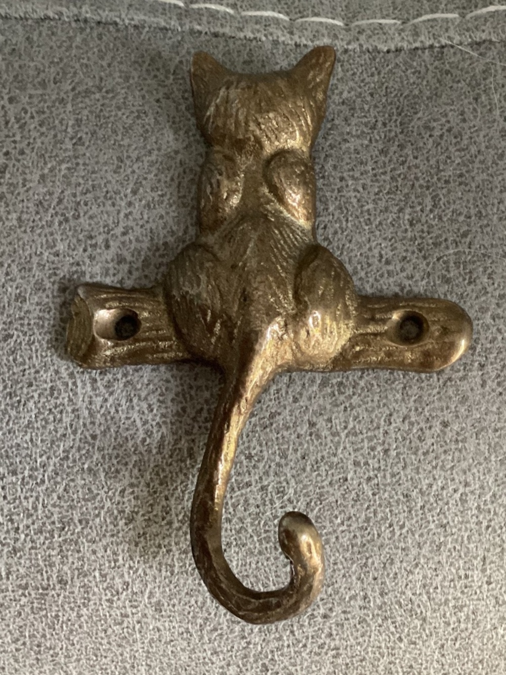 Brass mini cat shaped wall hook